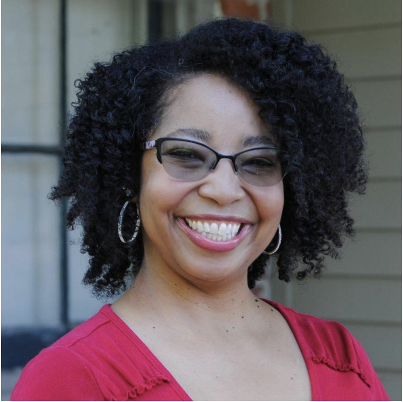 Screen Shot 2021-12-14 at 10.52.24 Roshaunda smiling.